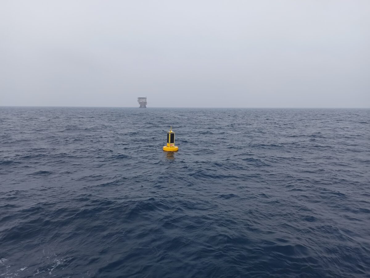 Nine instrumental buoys for italian seas monitoring | Resinex